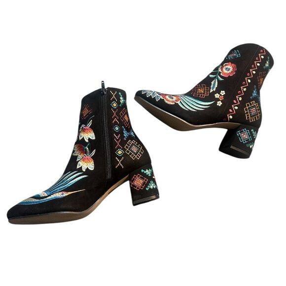 Johnny Was Devine Boho Chick Black Floral Embroidered Booties Size 38 NIB - Picture 12 of 15